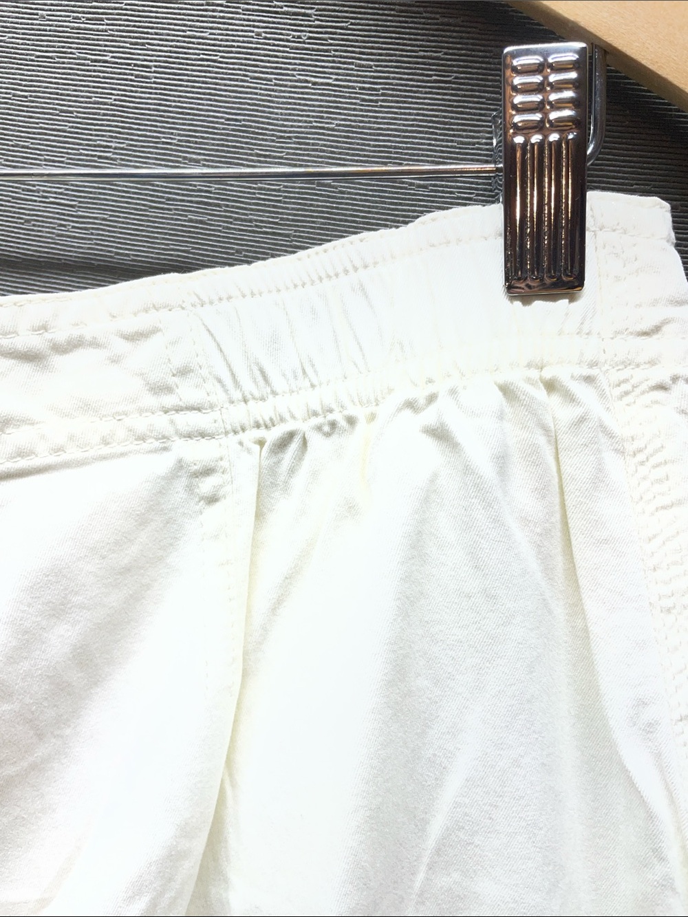 J. Jill Cream Cropped Cargo Capris wide leg with Floral Embroidery - Picture 11 of 12